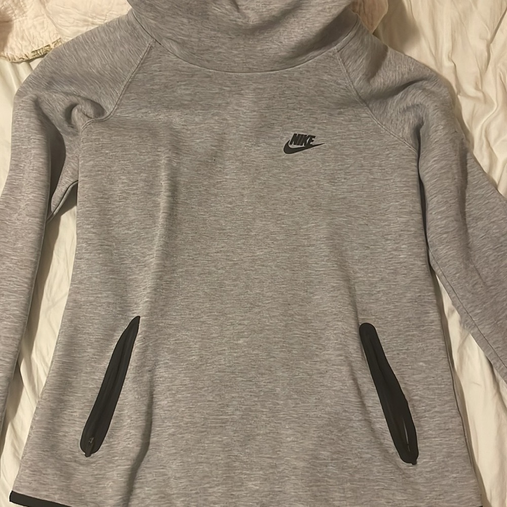 Women’s Nike Tech - Picture 2 of 4